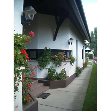 Case de vacanță In With Wifi